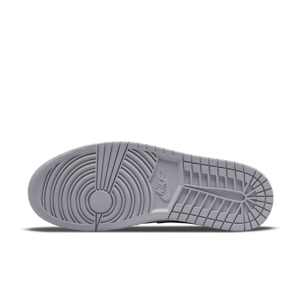 jordan 1 light smoke grey outfits