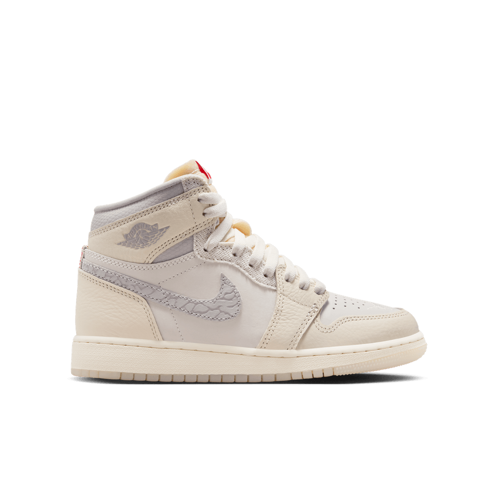 GS Air Jordan 1 Retro High OG  display picture 3