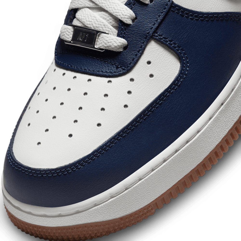 Nike Air Force 1 '07 LV8