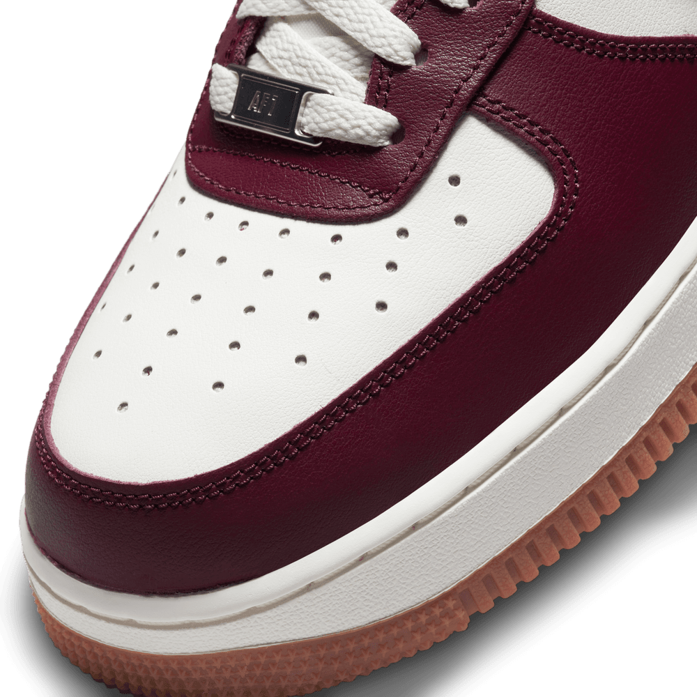 Nike Air Force 1 '07 LV8