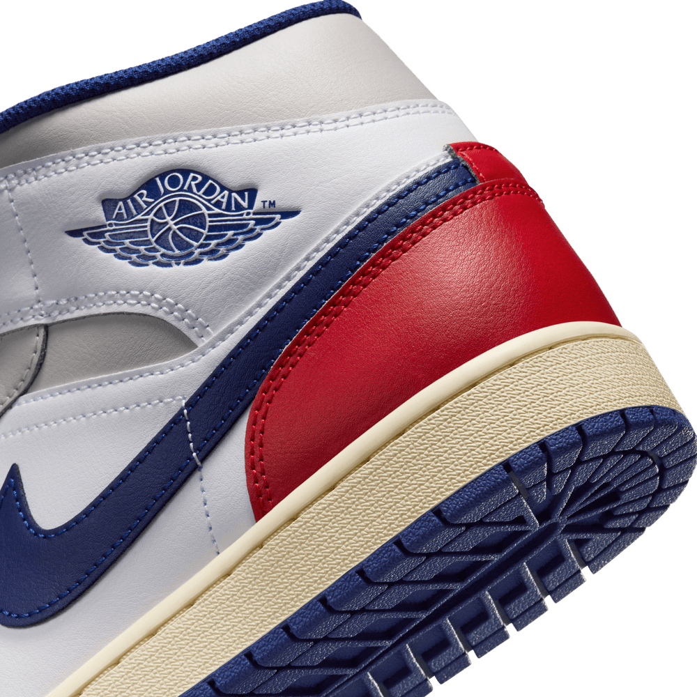 Air Jordan 1 Mid
