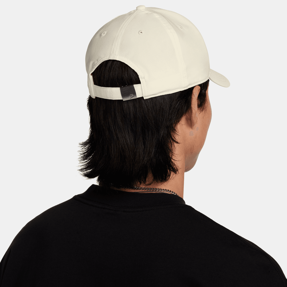 Nike Dri-FIT Club Metal Logo Cap 'CONT Milk/MET Silver|FB5371-113