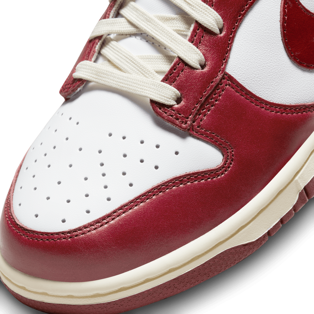 Wmns Nike Dunk Low Premium