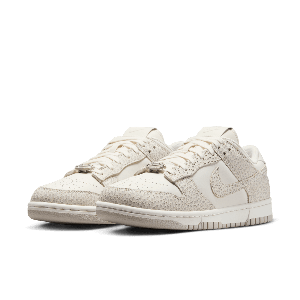 Wmns Nike Dunk Low Premium