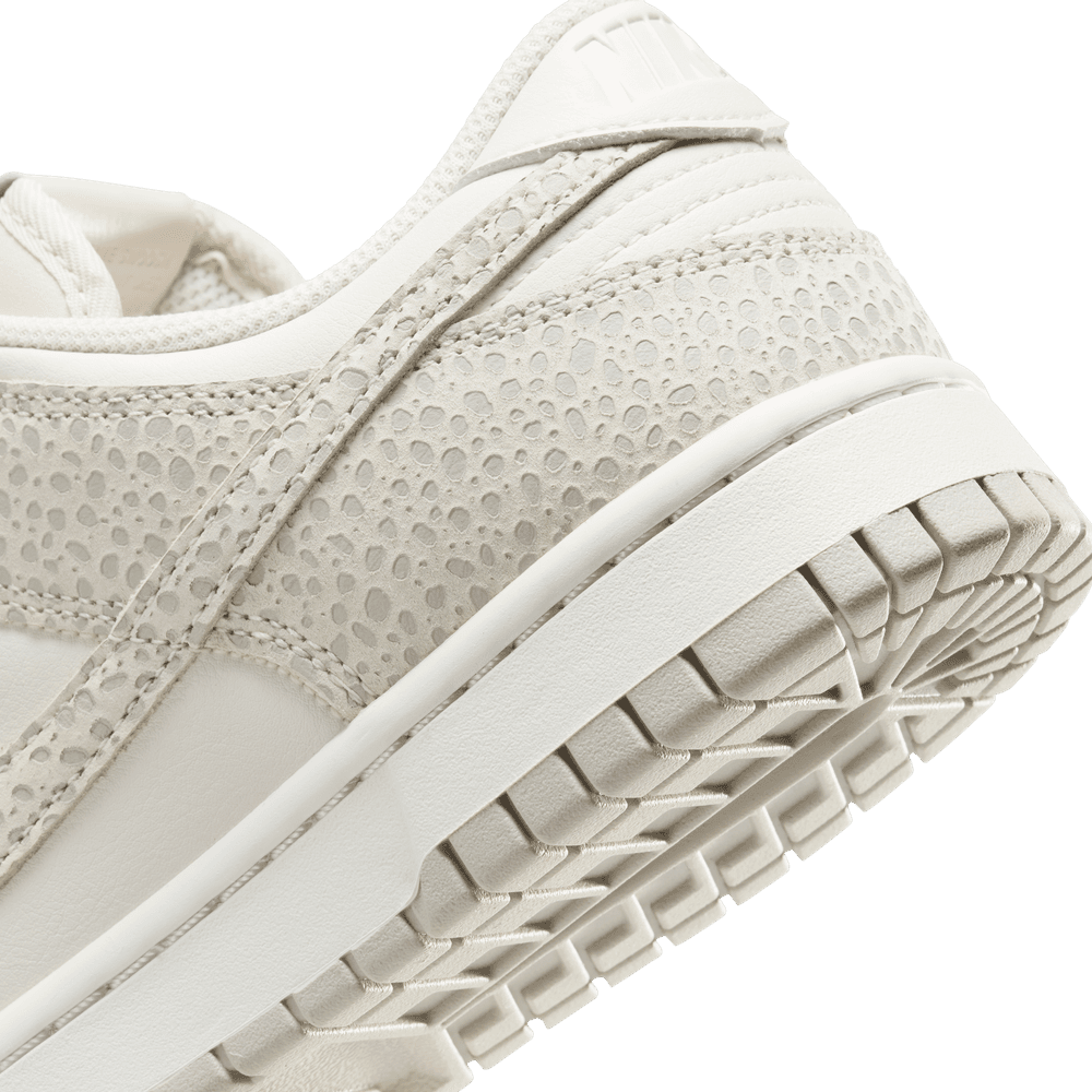 Wmns Nike Dunk Low Premium