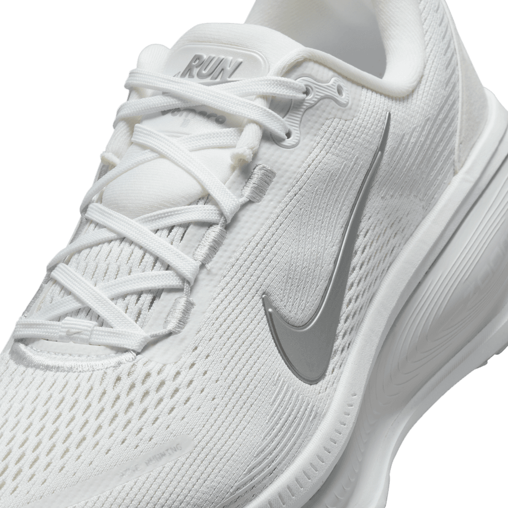 Wmns Nike Vomero 18