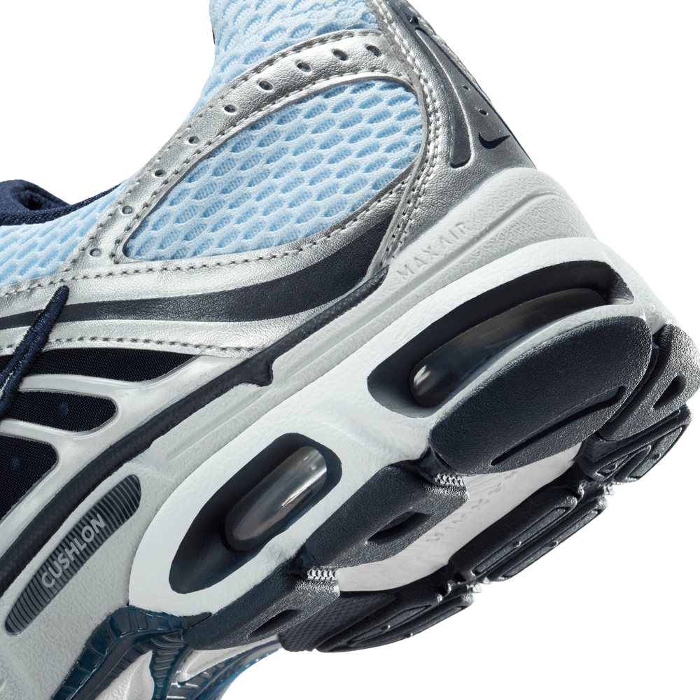 Wmns Nike Air Max Moto 2K
