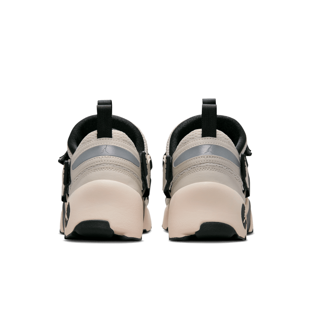 Wmns Air Jordan Trunner LX