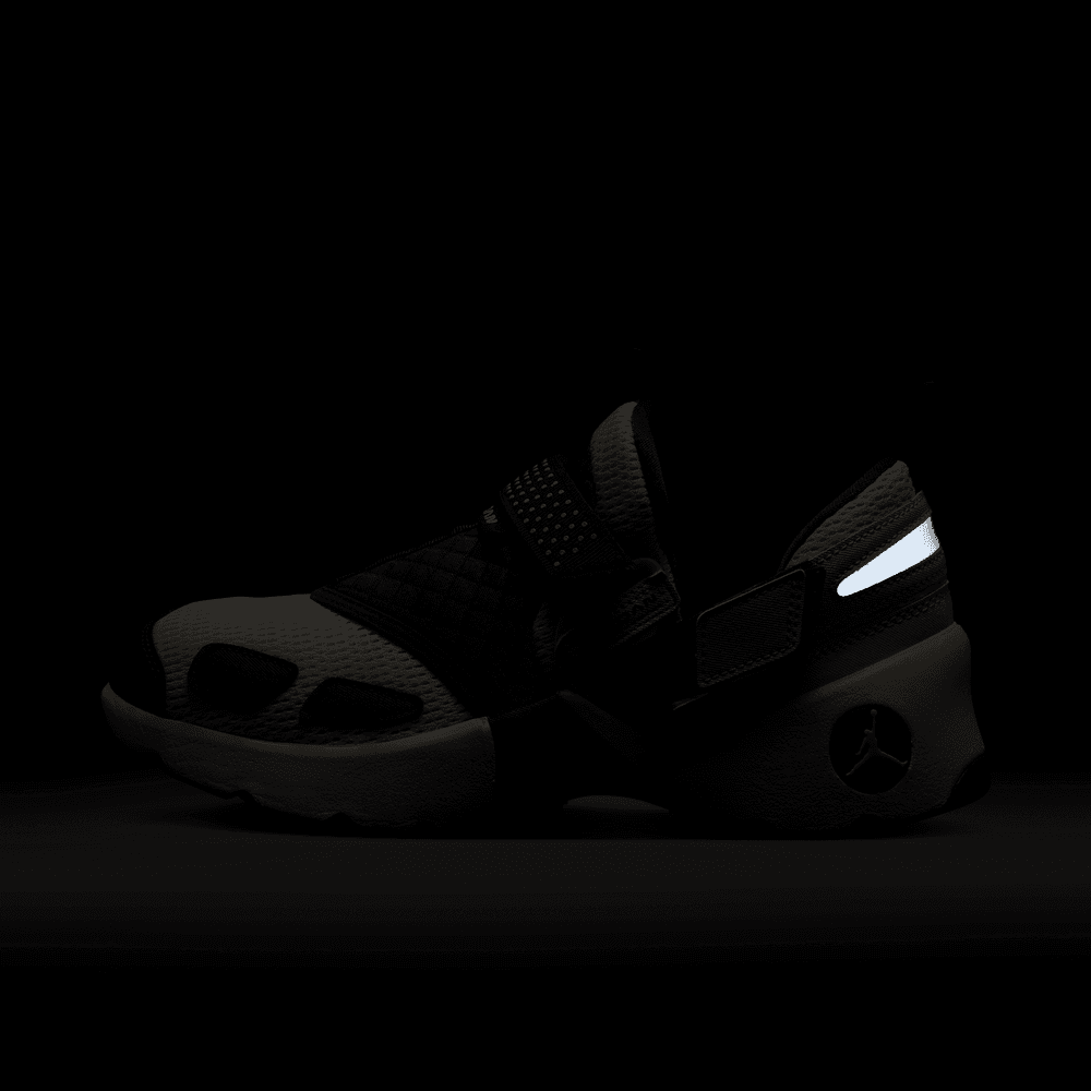 Wmns Air Jordan Trunner LX