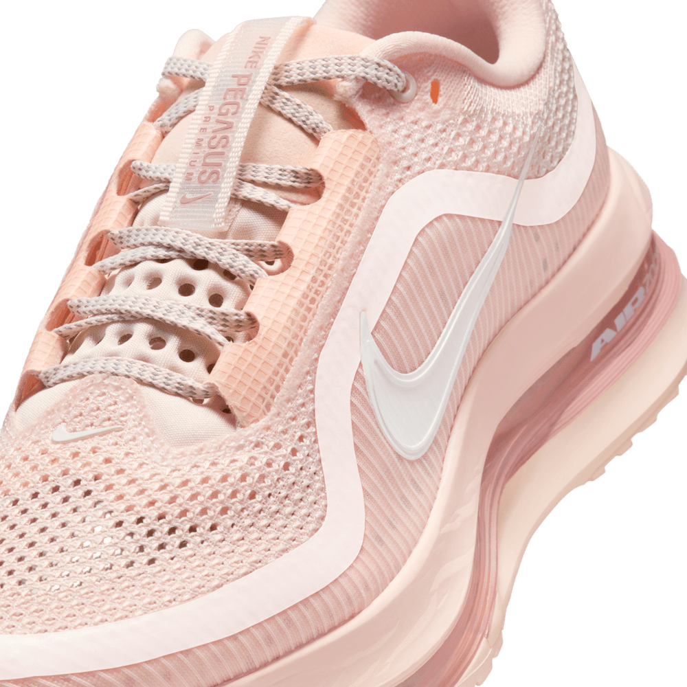 Wmns Nike Pegasus Premium