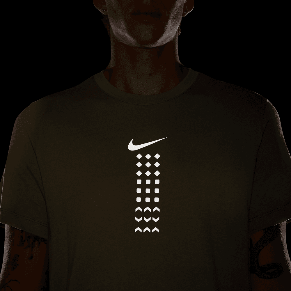 Nike Sportswear Tee Fw Mbr Cnct 2 'Medium Olive|HQ9246-222|Top Fashion