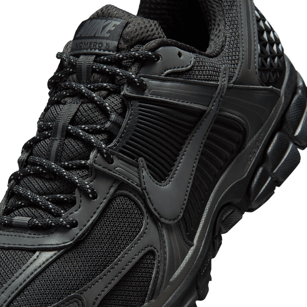 Nike Zoom Vomero 5 SE