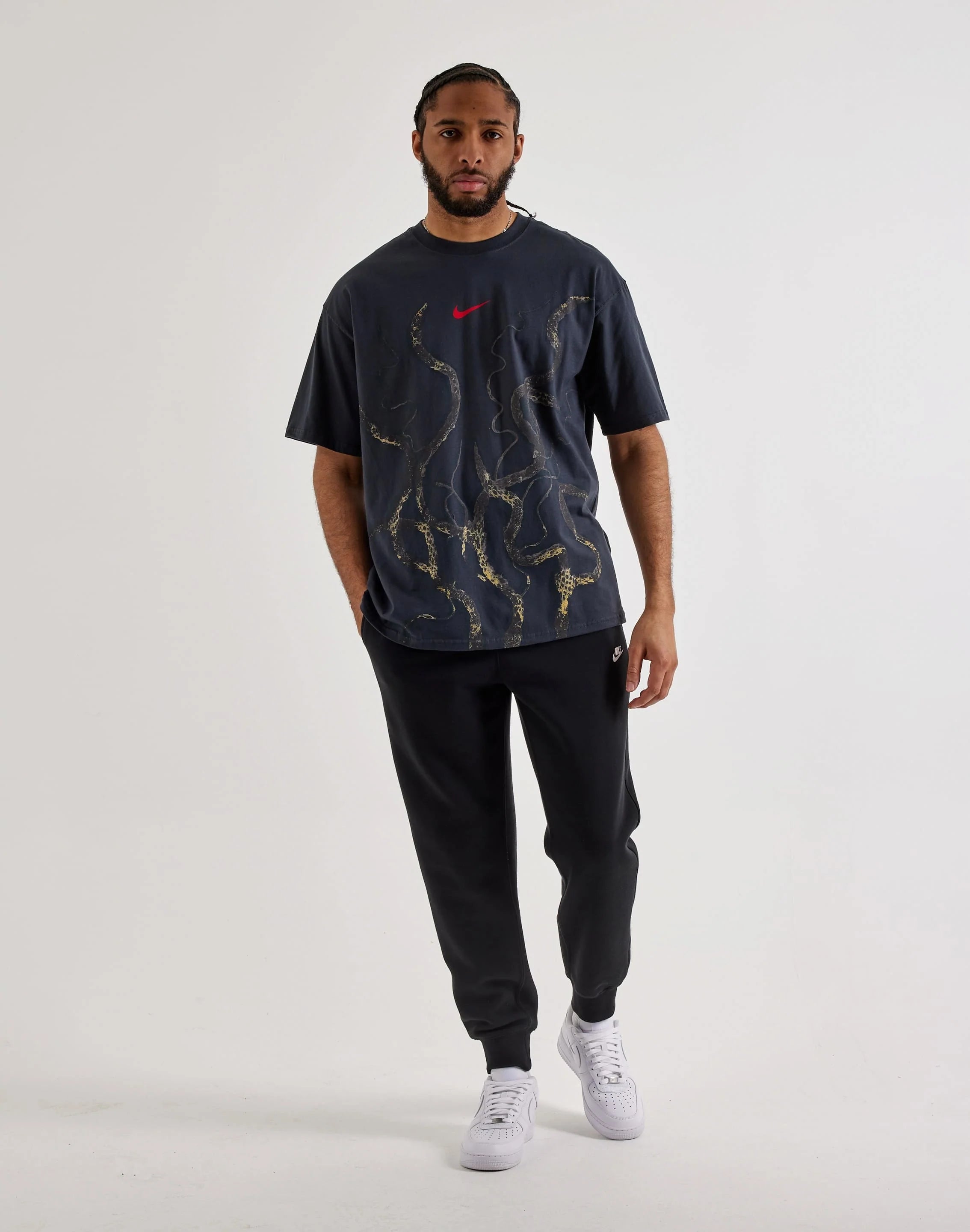 nike_IX2205-045_M-182.webp?v=