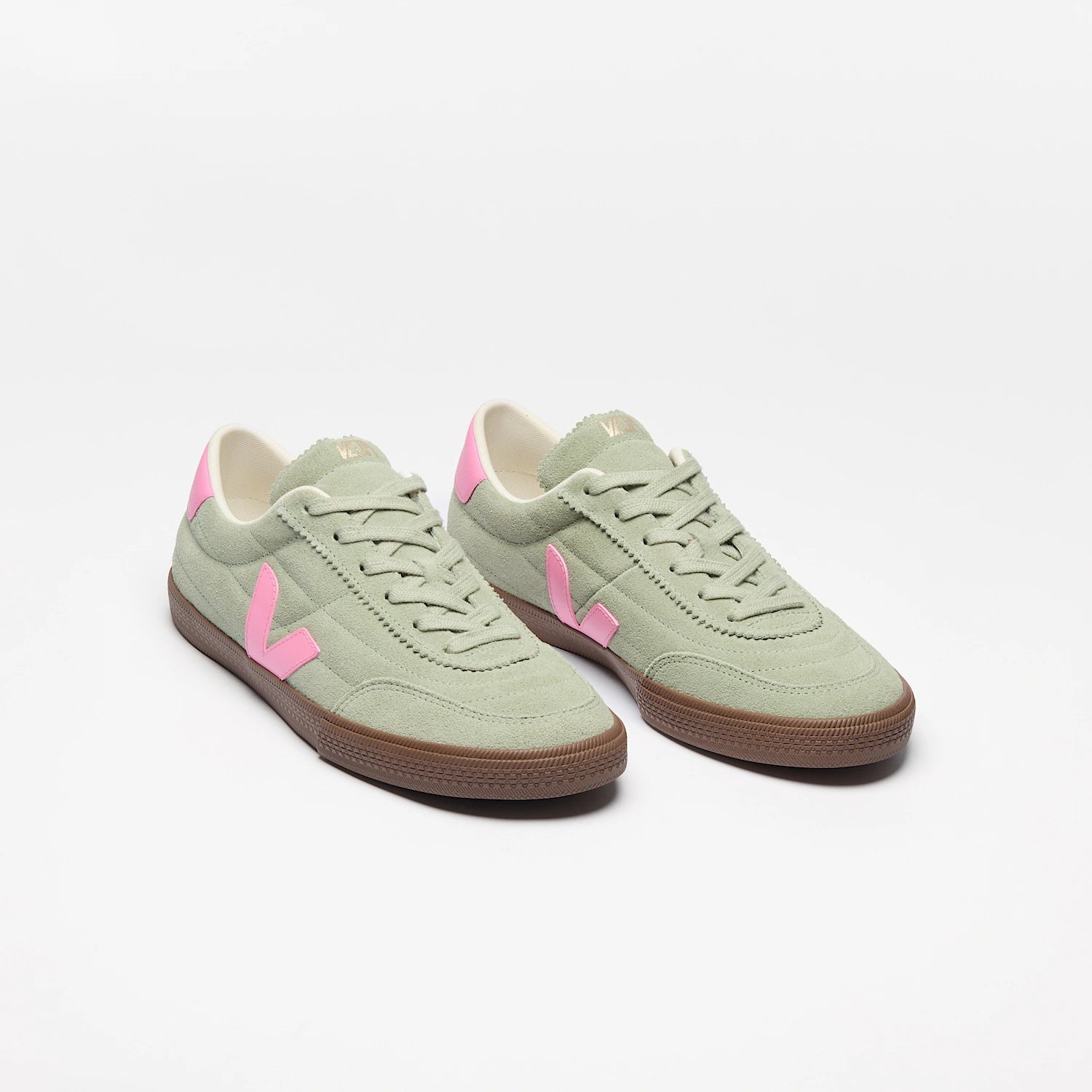 Veja Panenka Suede