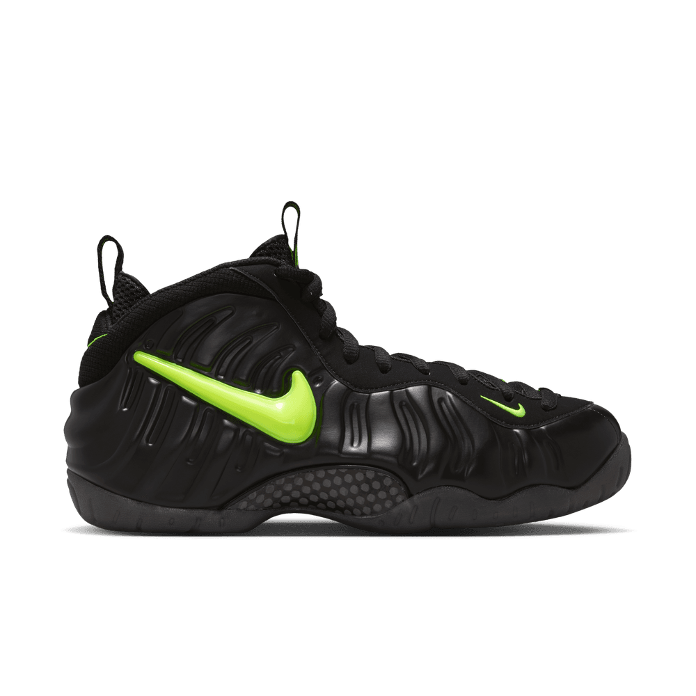NIKE AIR FOAMPOSITE PRO 'BLACK/VOLTAGE YELLOW' - 05 08 26