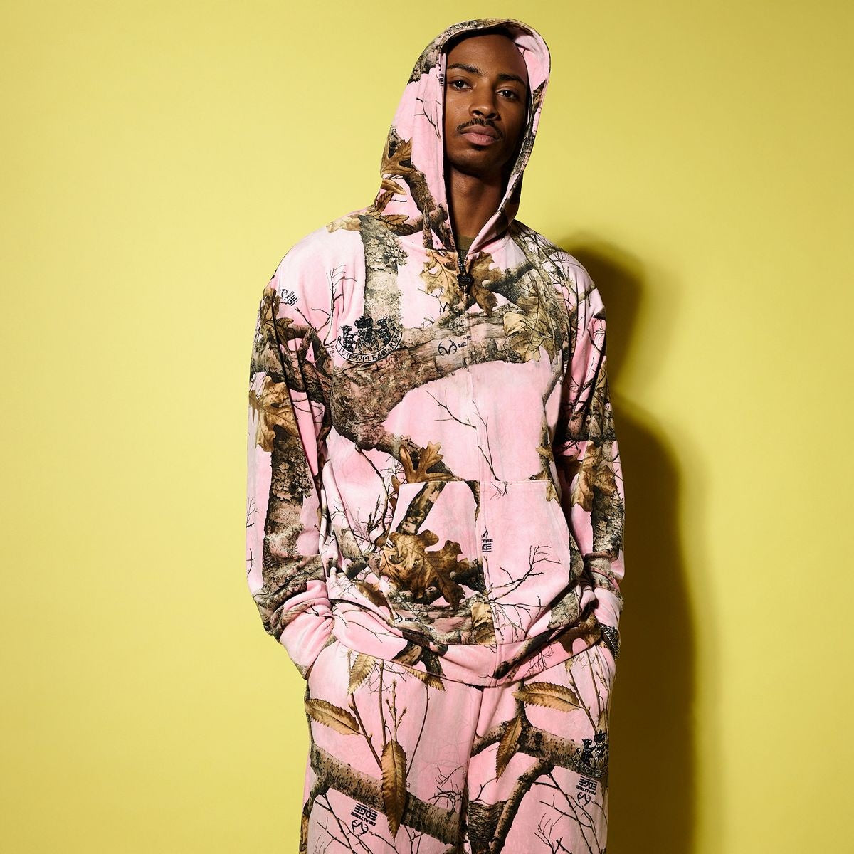 Pleasures x Juicy Couture Realtree Velour HOD'PNK EDG|P25JC001