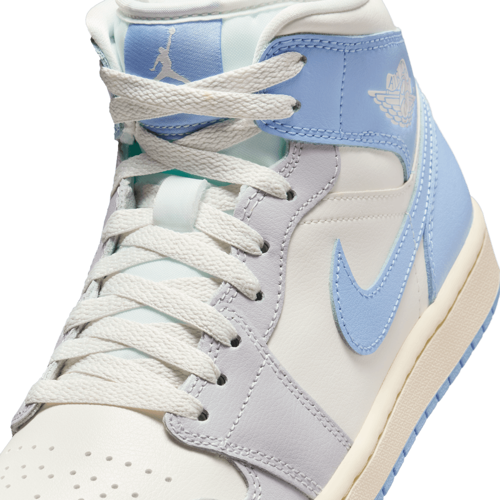 Wmns Air Jordan 1 Mid