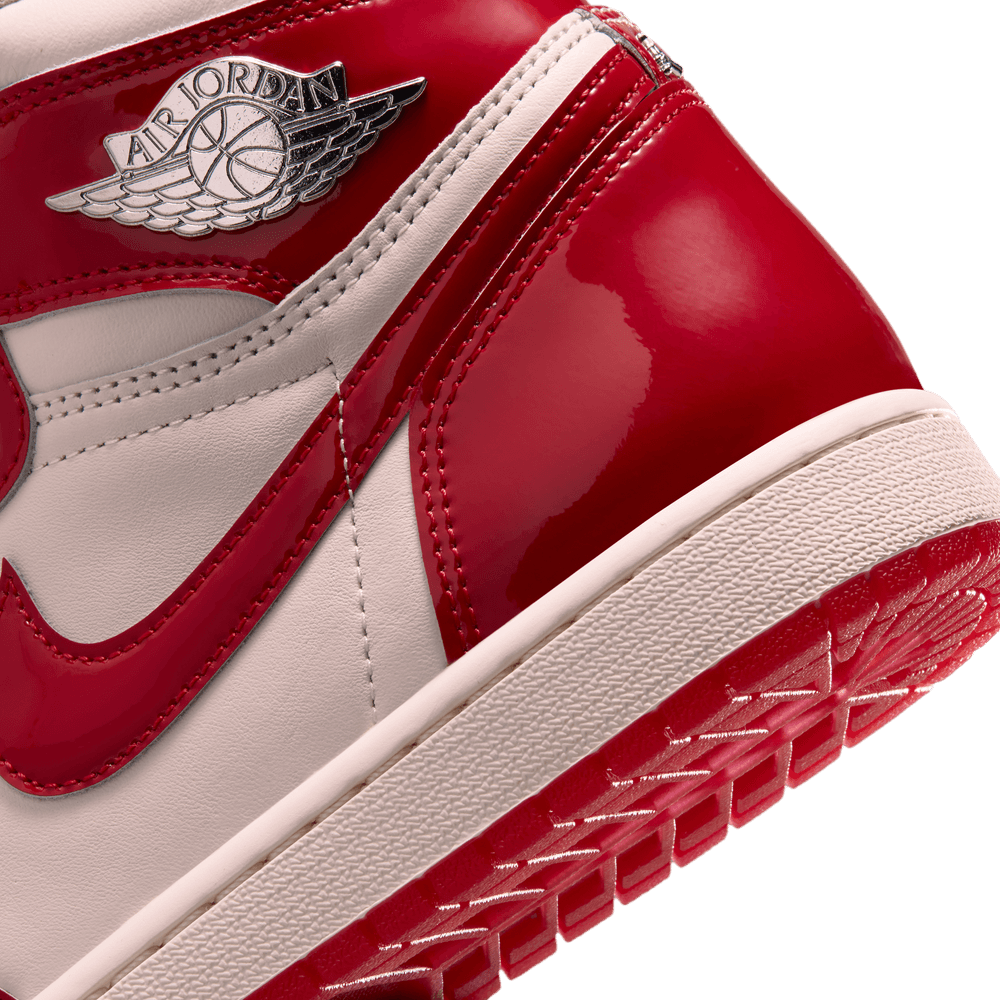 Wmns Air Jordan 1 Retro High OG