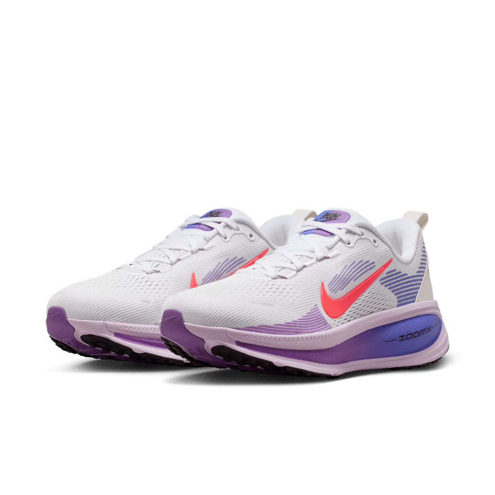 Wmns Nike Vomero 18 'White/Hot Lava-Violet Mist-Sapphire'|HM6804 Wmns Nike Vomero 18 'White/Hot Lava-Violet Mist-Sapphire'|HM6804