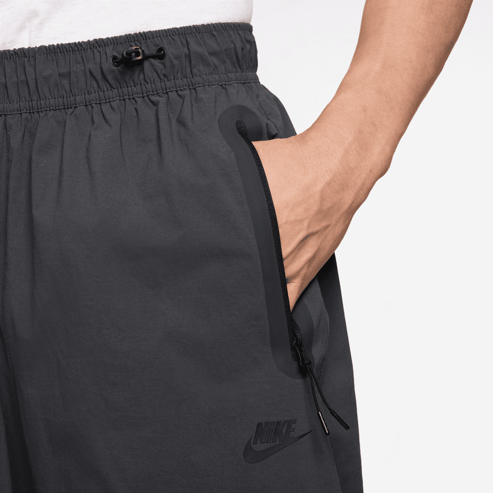 Nike Tech Woven Oversized Pant