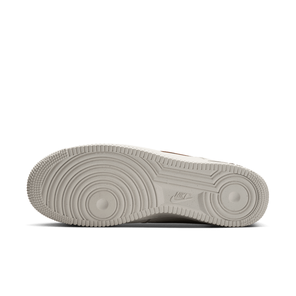 Nike Air Force 1 '07 LV8