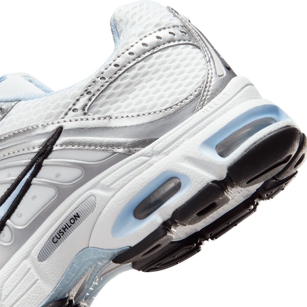 Wmns Nike Air Max Moto 2K
