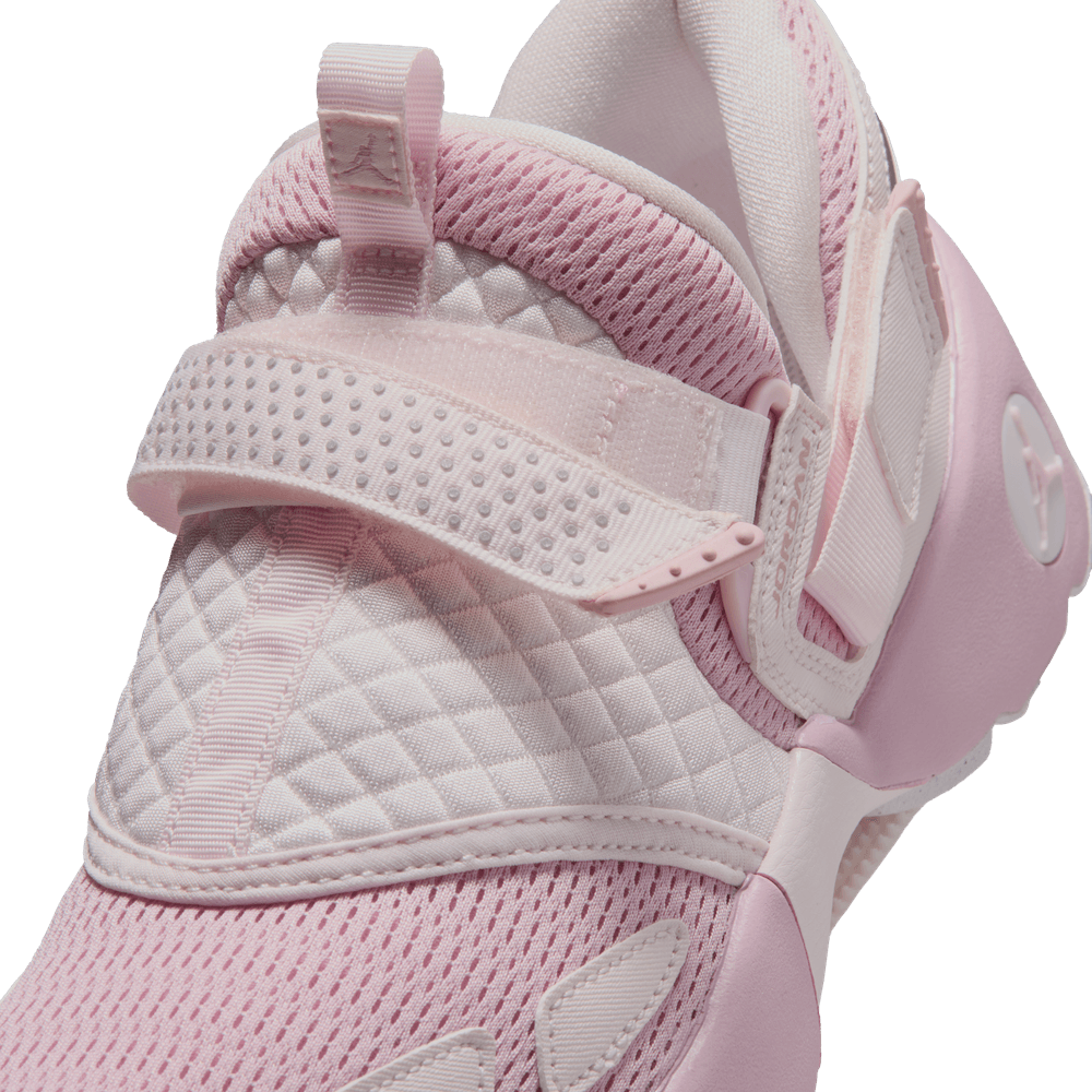 Wmns Air Jordan Trunner LX
