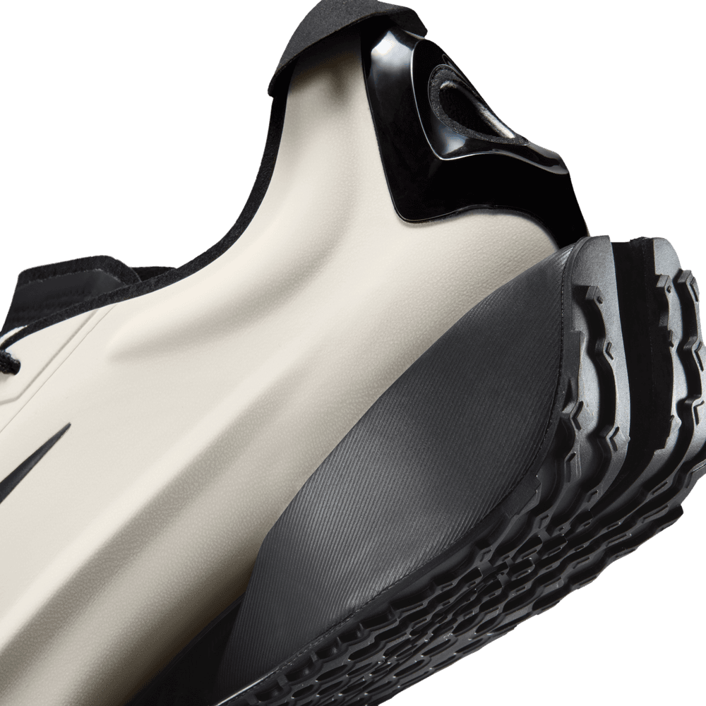 Wmns Nike First Sight Noir