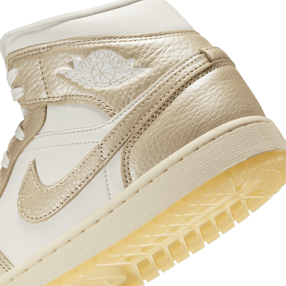 Wmns Air Jordan 1 Mid SE V2