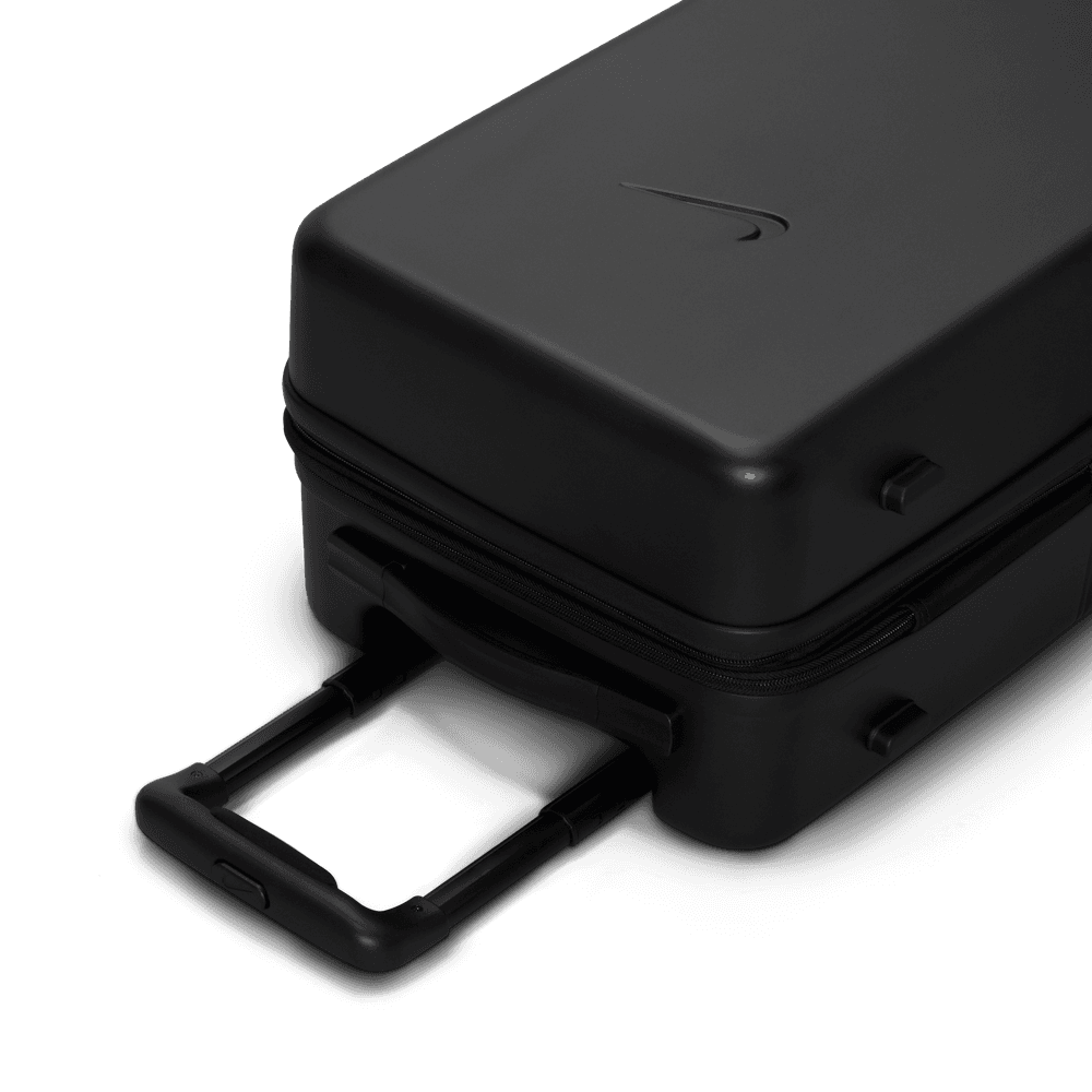 Nike 22 IN Hardshell Luggage
