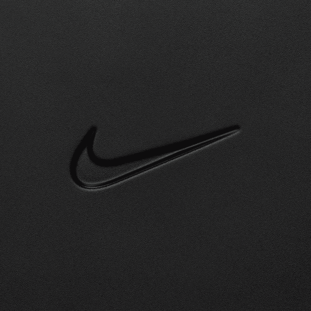 Nike 22 IN Hardshell Luggage