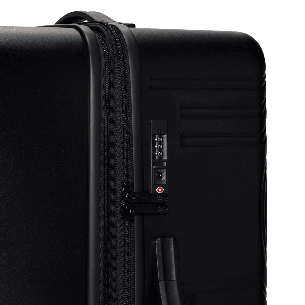 Nike 29IN Hardshell Luggage 'Black/Black/Black' |HV8586-010|TF Nike 29IN Hardshell Luggage 'Black/Black/Black' |HV8586-010|TF