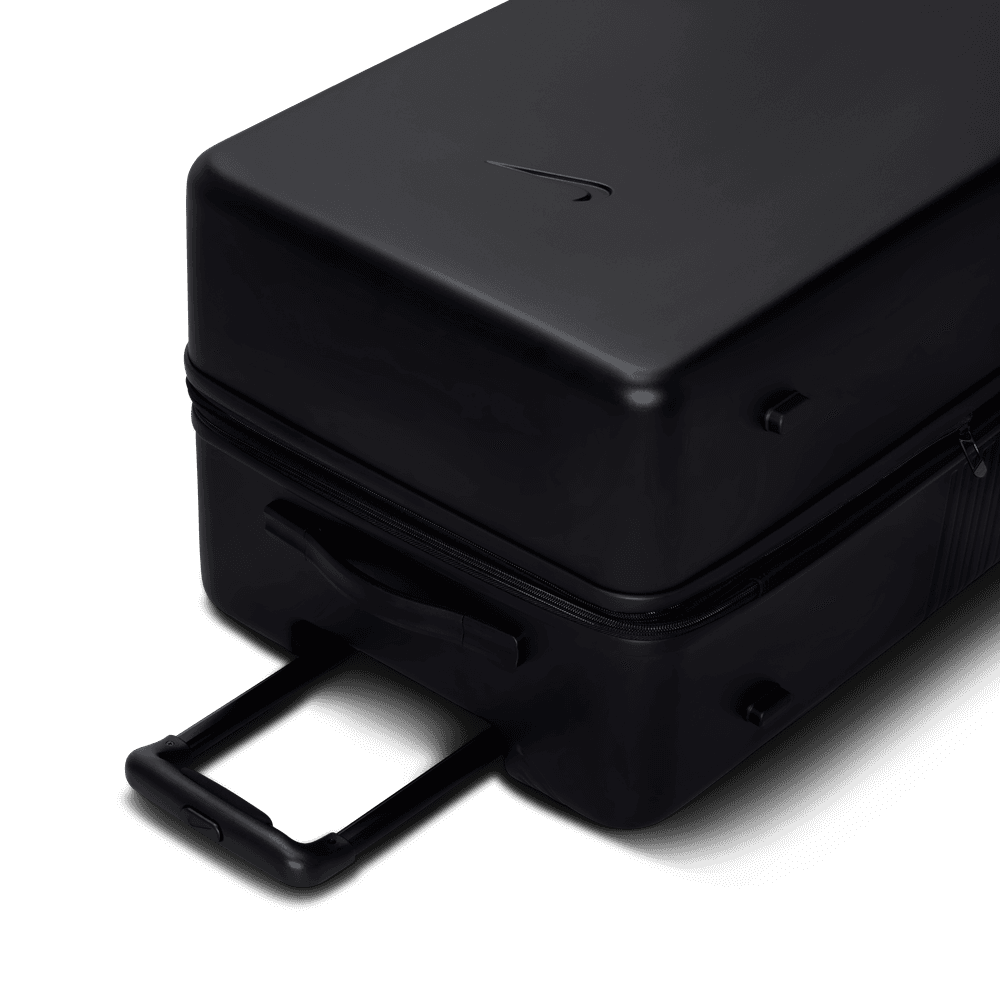 Nike 29 IN Hardshell Luggage