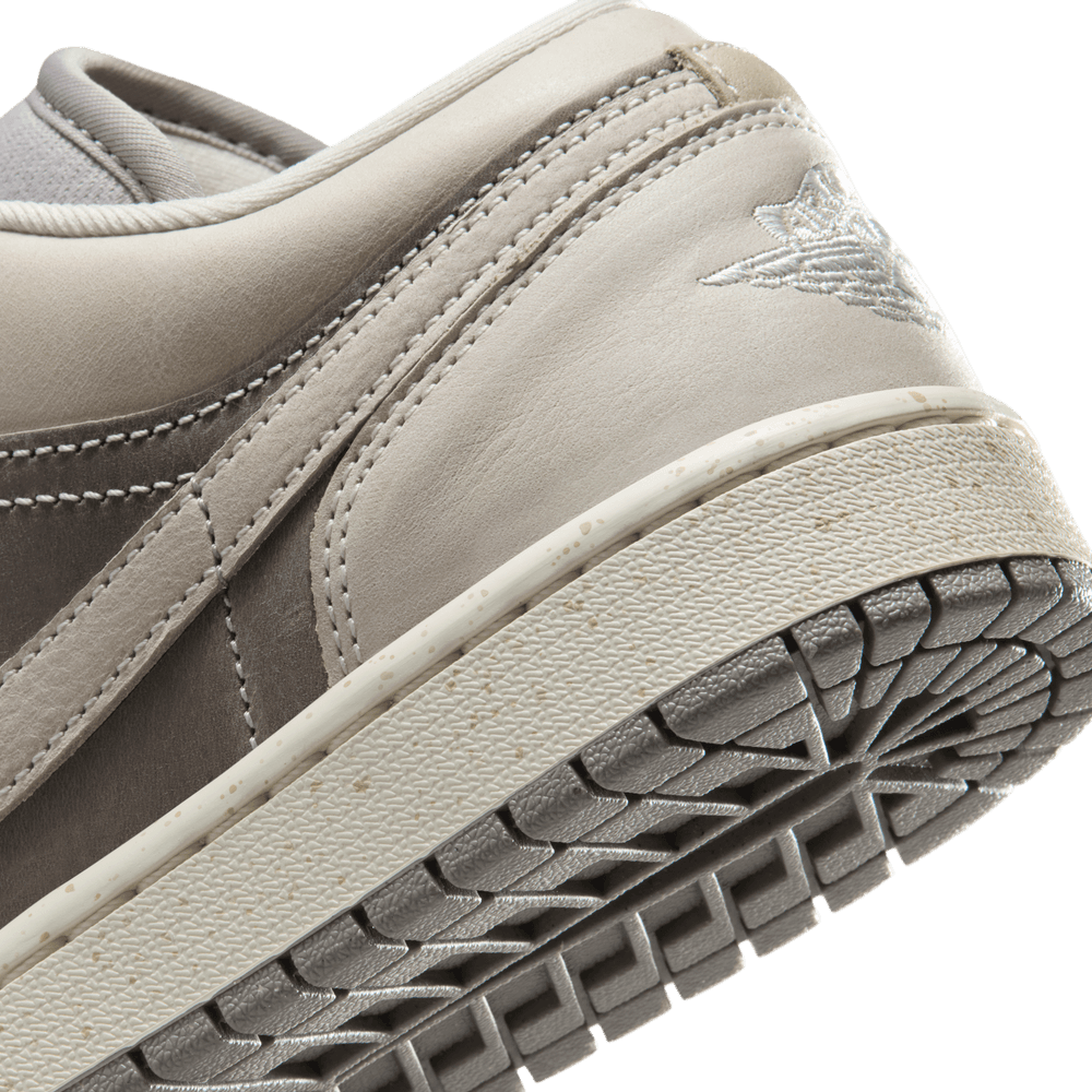Wmns Air Jordan 1 Low SE