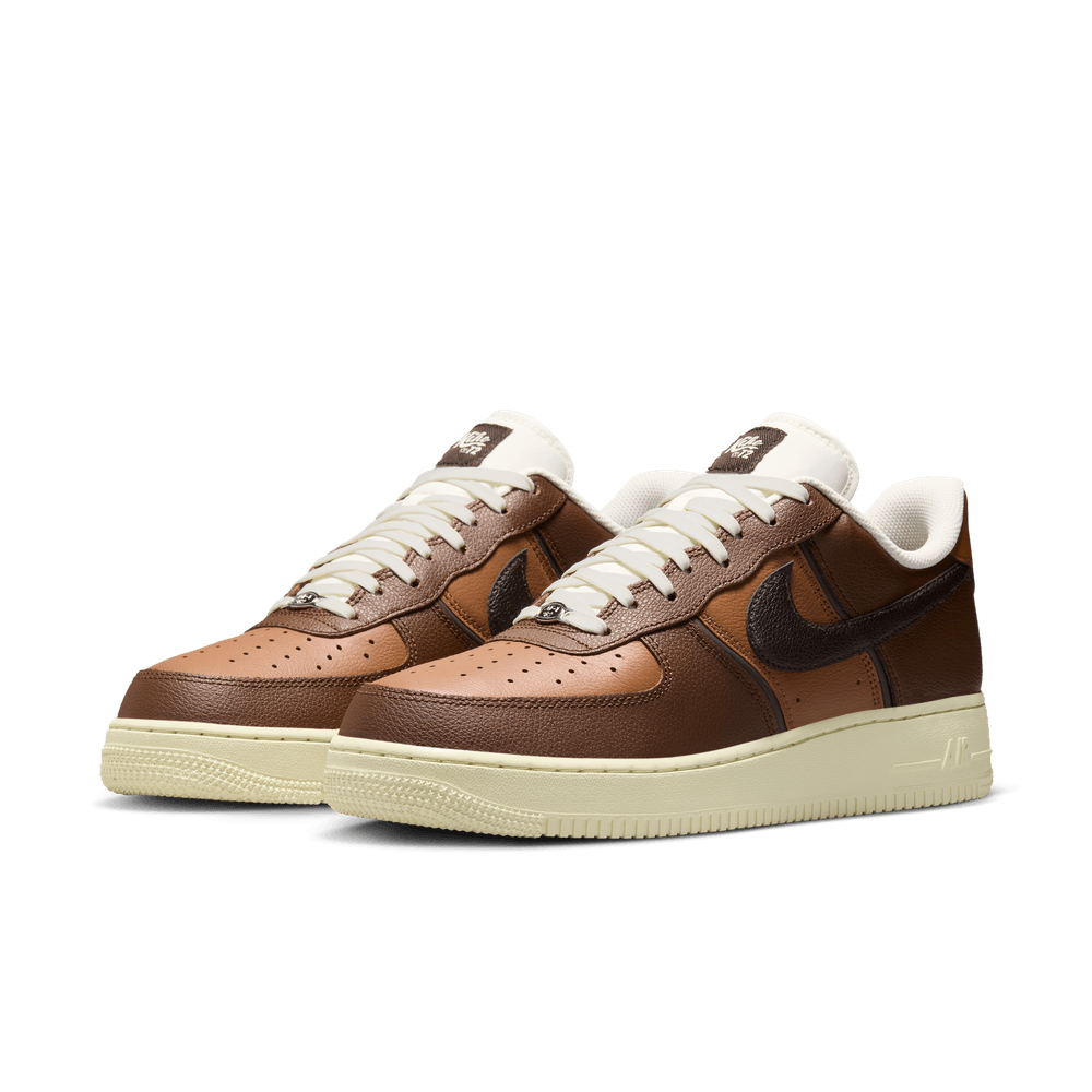 Nike Air Force 1 07 LV8