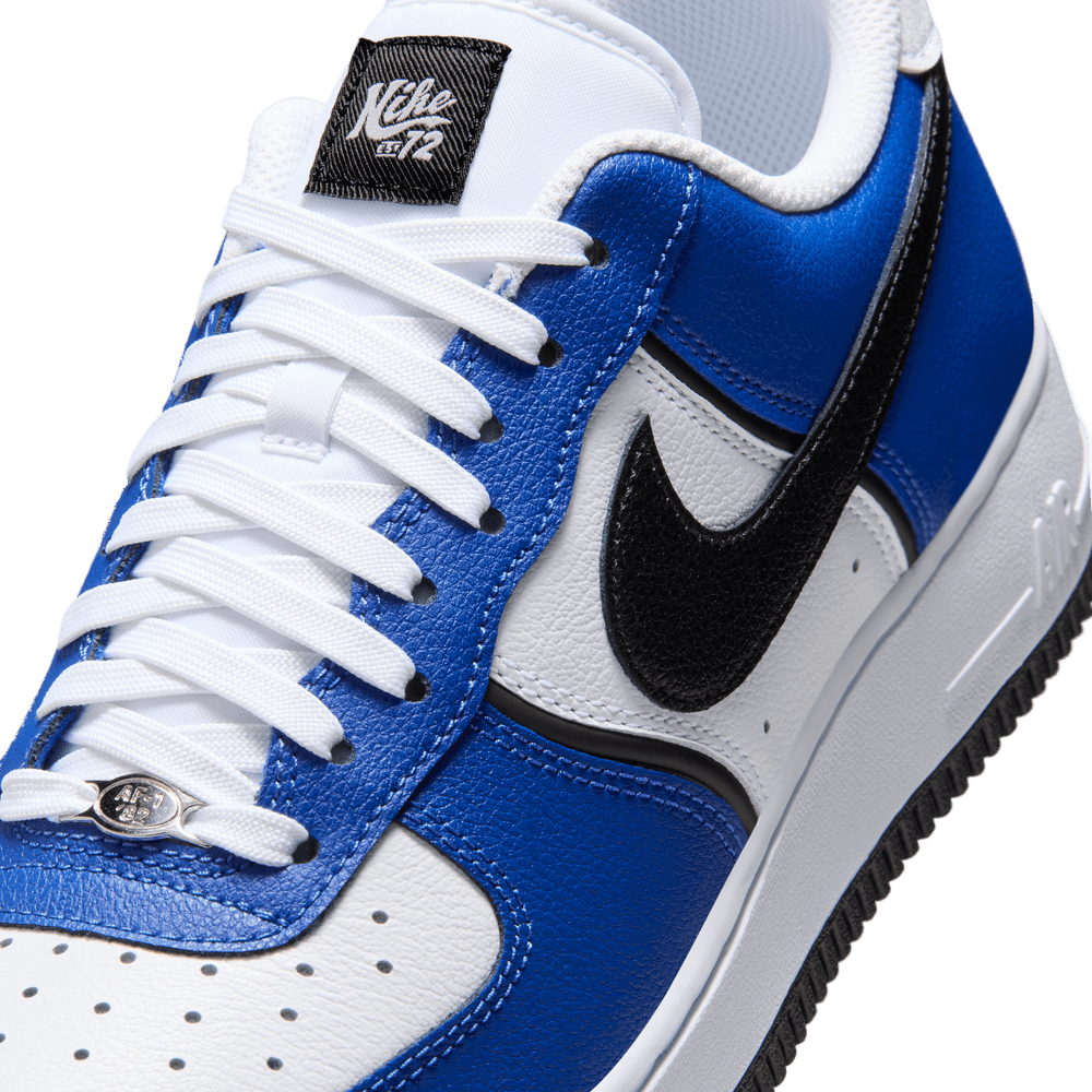 Nike Air Force 1 07 LV8