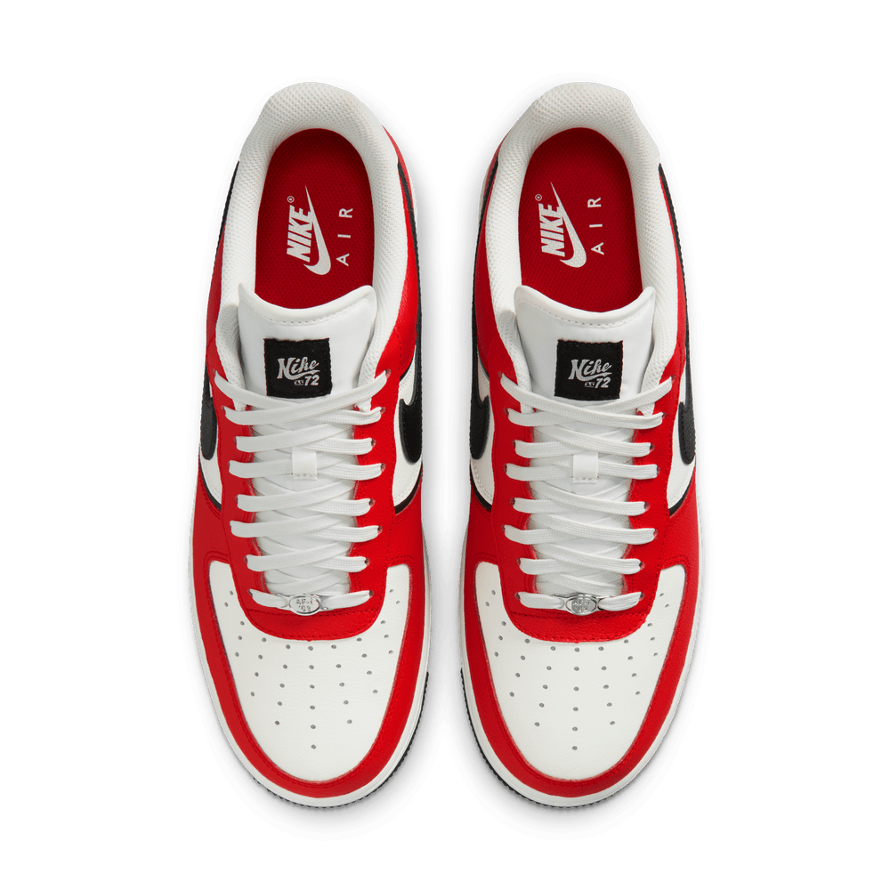 Nike Air Force 1 07 LV8