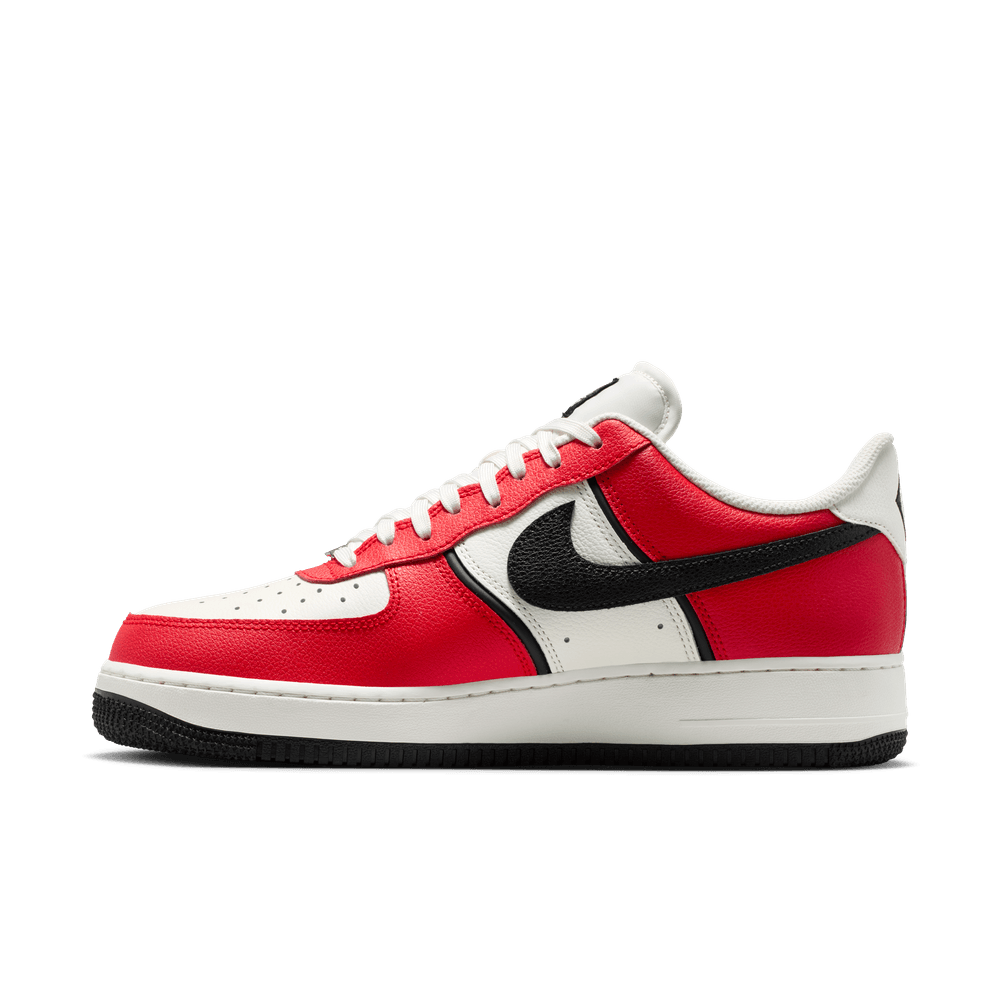 Nike Air Force 1 07 LV8