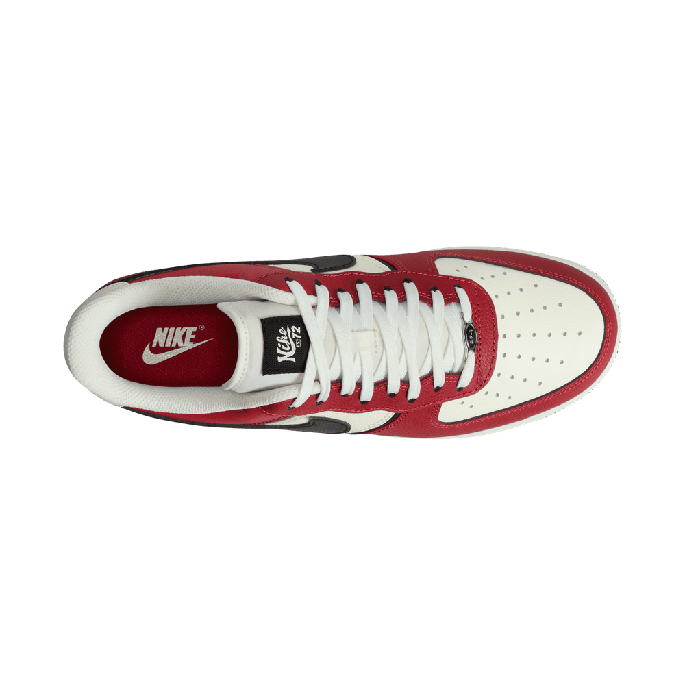 Nike Air Force 1 07 LV8