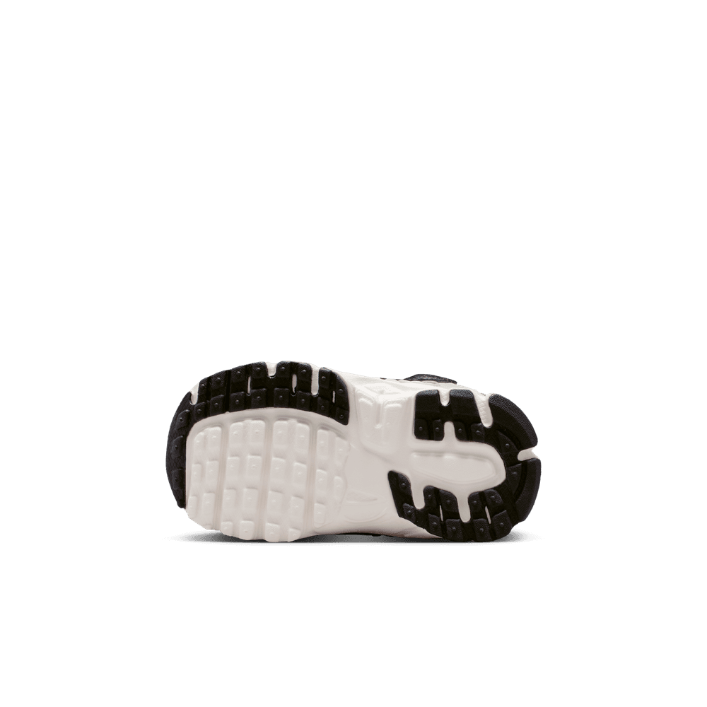 TD Nike Vomero 5