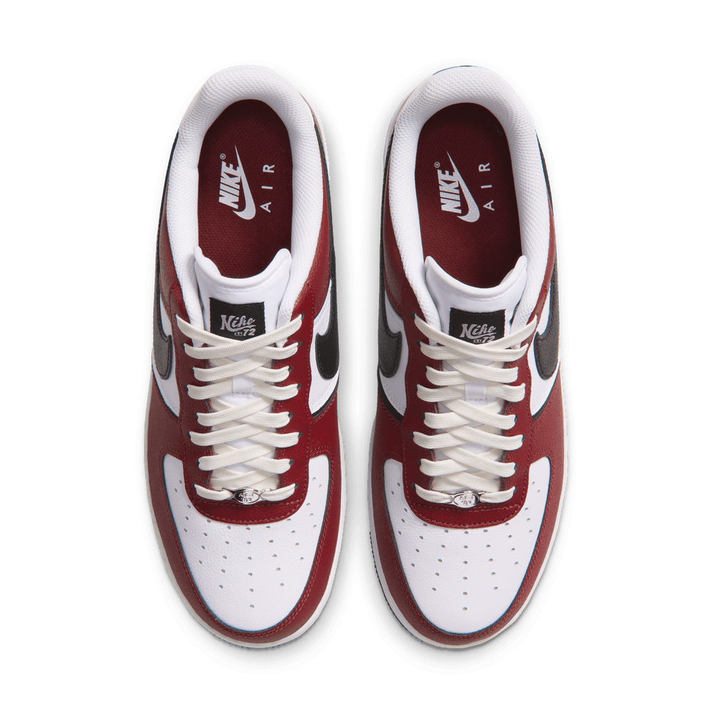 Nike Air Force 1 07 LV8