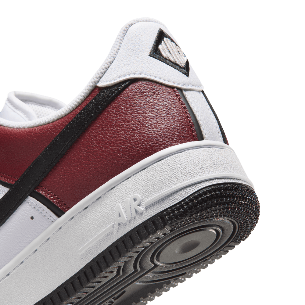Nike Air Force 1 07 LV8