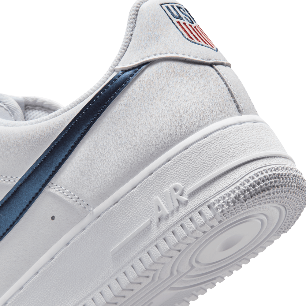 Nike Air Force 1 '07 LV8