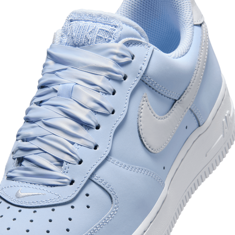 Wmns Nike Air Force 1 Retro Premium