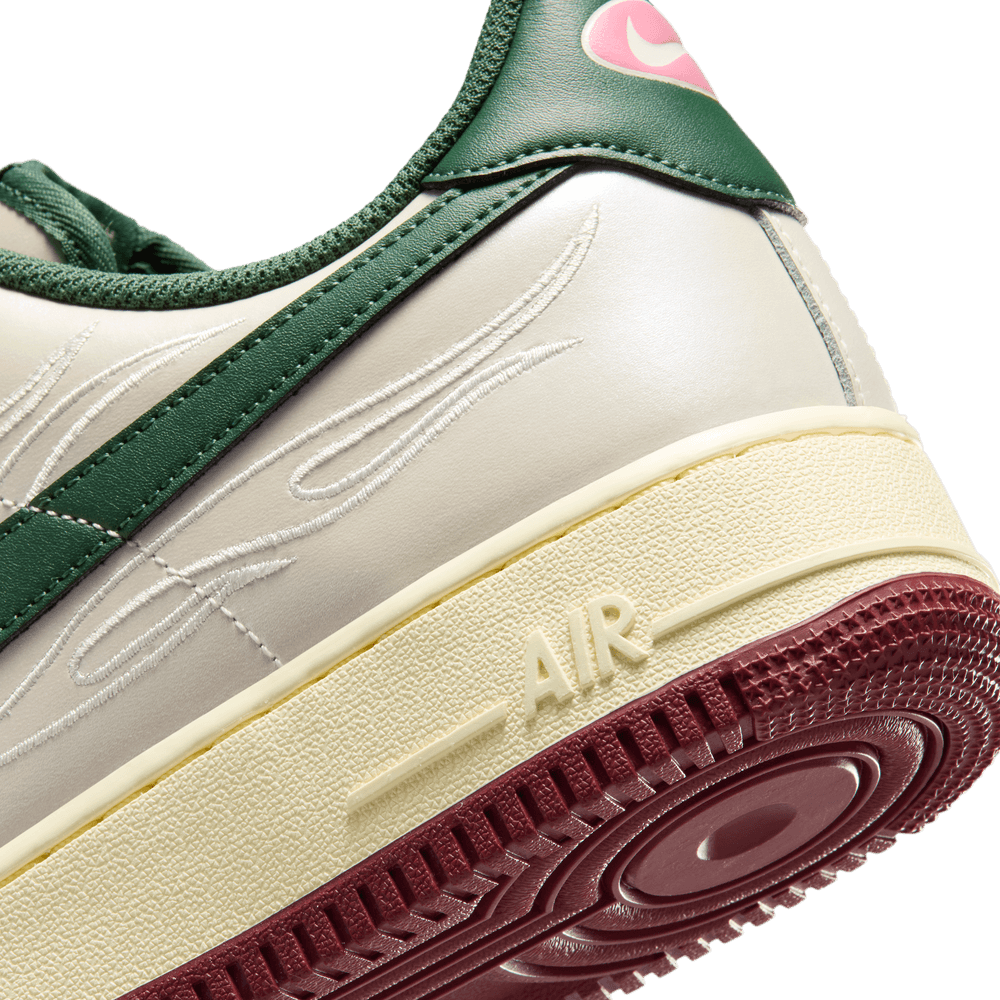 Nike Air Force 1 '07 LV8