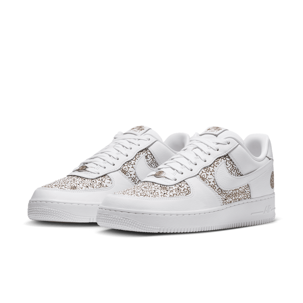 Nike Air Force 1 07 LV8