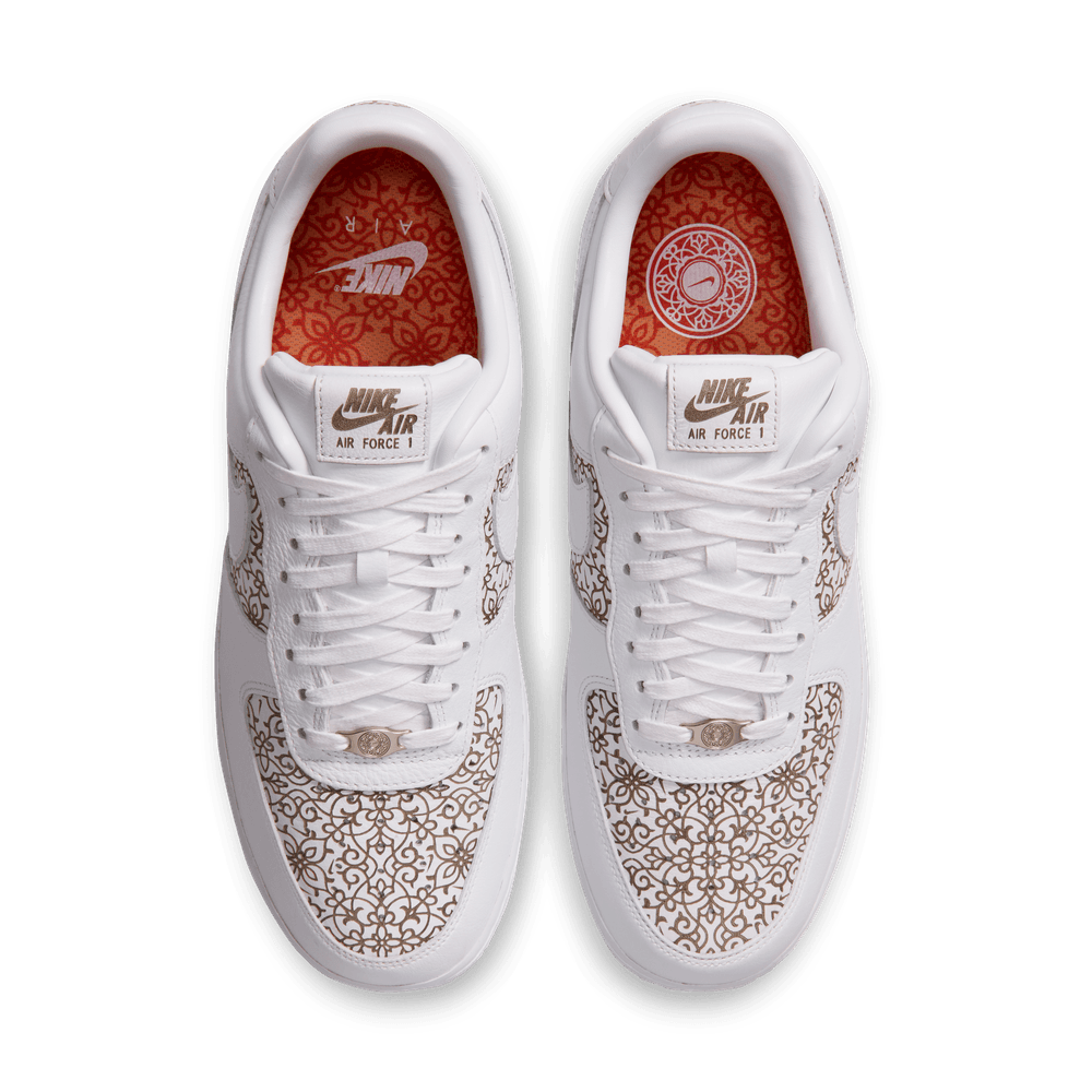 Nike Air Force 1 07 LV8