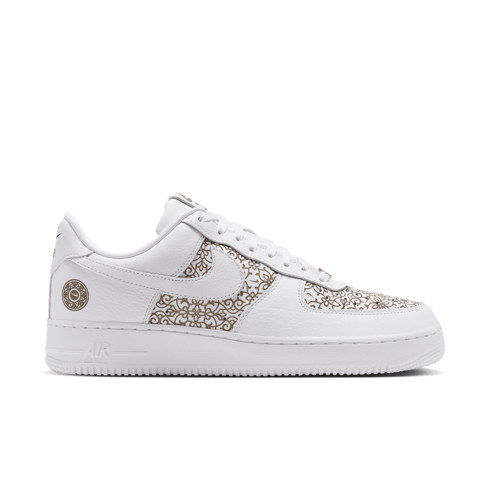Nike Air Force 1 07 LV8