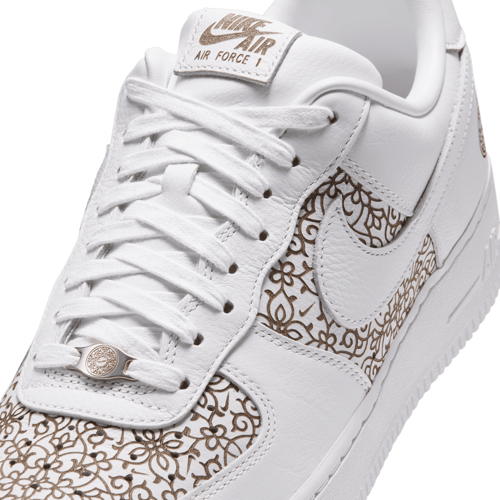 Nike Air Force 1 07 LV8