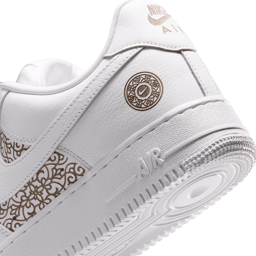 Nike Air Force 1 07 LV8